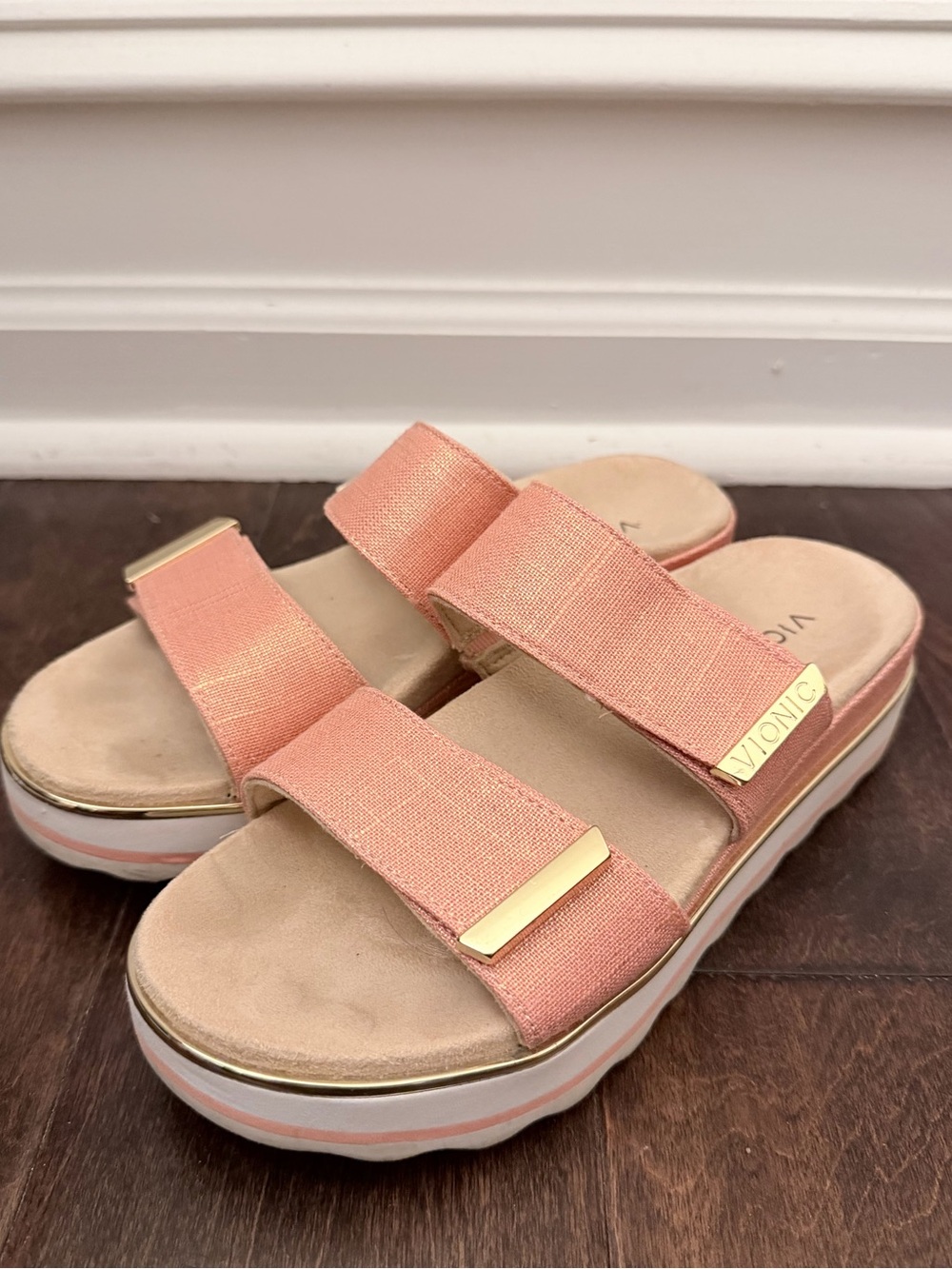 Vionic Papaya Brandie Sandals